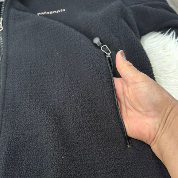 Patagonia Black Performance Jacket Versatile Athletic Design Size L - Picture 9 of 12